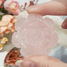 Load image into Gallery viewer, lotus flower Rose Quartz carving 1