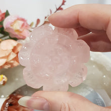 Load image into Gallery viewer, lotus flower Rose Quartz carving 1