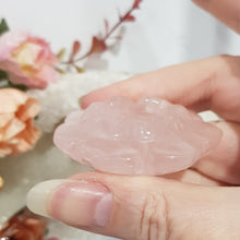 Load image into Gallery viewer, lotus flower Rose Quartz carving 1
