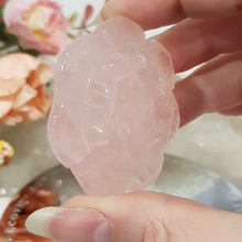 Load image into Gallery viewer, lotus flower Rose Quartz carving 1