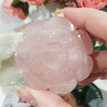 Load image into Gallery viewer, lotus flower Rose Quartz crystal carving 55mm 2