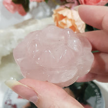Load image into Gallery viewer, lotus flower Rose Quartz crystal carving 55mm 2