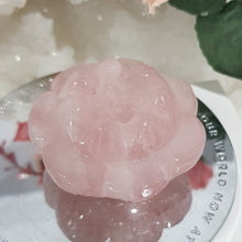 Load image into Gallery viewer, lotus flower Rose Quartz crystal carving 55mm 2