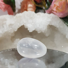 Load image into Gallery viewer, Egg Quartz crystal Carving stone 30mm 2