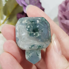 Load image into Gallery viewer, Turtle Carving 1 Green Moss Agate 40mm