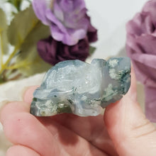 Load image into Gallery viewer, Turtle Carving 1 Green Moss Agate 40mm