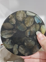 Load image into Gallery viewer, Crystal round disc slab with Labradorite stone  110mm 2
