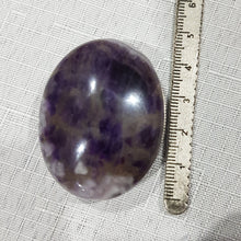 Load image into Gallery viewer, Amethyst Chevron Crystal Carving Palm Stone 45mm 3
