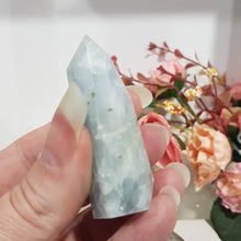 Load image into Gallery viewer, Celestite Crystal Point Gemstone 55mm 1
