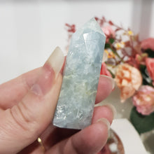 Load image into Gallery viewer, Celestite Crystal Point Gemstone 55mm 1
