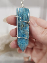 Load image into Gallery viewer, SPIRITUAL POWER &amp; MANIFESTATION  Apatite Crystal Point silver Energy Enhancer Suncatcher hanger 170mm 3
