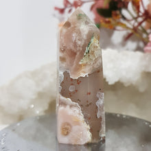 Load image into Gallery viewer, Flower Agate Crystal Point Stone 64mm 15  AMAZING FLOWERS AND GREEN
