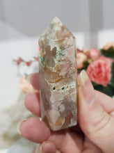 Load image into Gallery viewer, Flower Agate Crystal Point Stone 64mm 15  AMAZING FLOWERS AND GREEN
