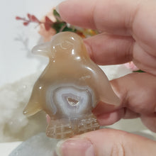 Load image into Gallery viewer, PENGUIN Druzy Agate Crystal Carving Stone 50mm 1  TIny lean
