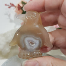 Load image into Gallery viewer, PENGUIN Druzy Agate Crystal Carving Stone 50mm 1  TIny lean
