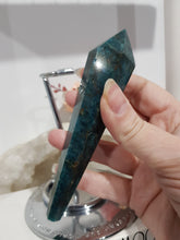 Load image into Gallery viewer, Apatite Sceptor on Silver Stand Crystal Carving Stone 155mm 1
