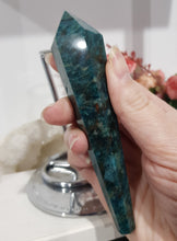 Load image into Gallery viewer, Apatite Sceptor on Silver Stand Crystal Carving Stone 155mm 1
