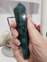 Load image into Gallery viewer, Apatite Sceptor on Silver Stand Crystal Carving Stone 155mm 1
