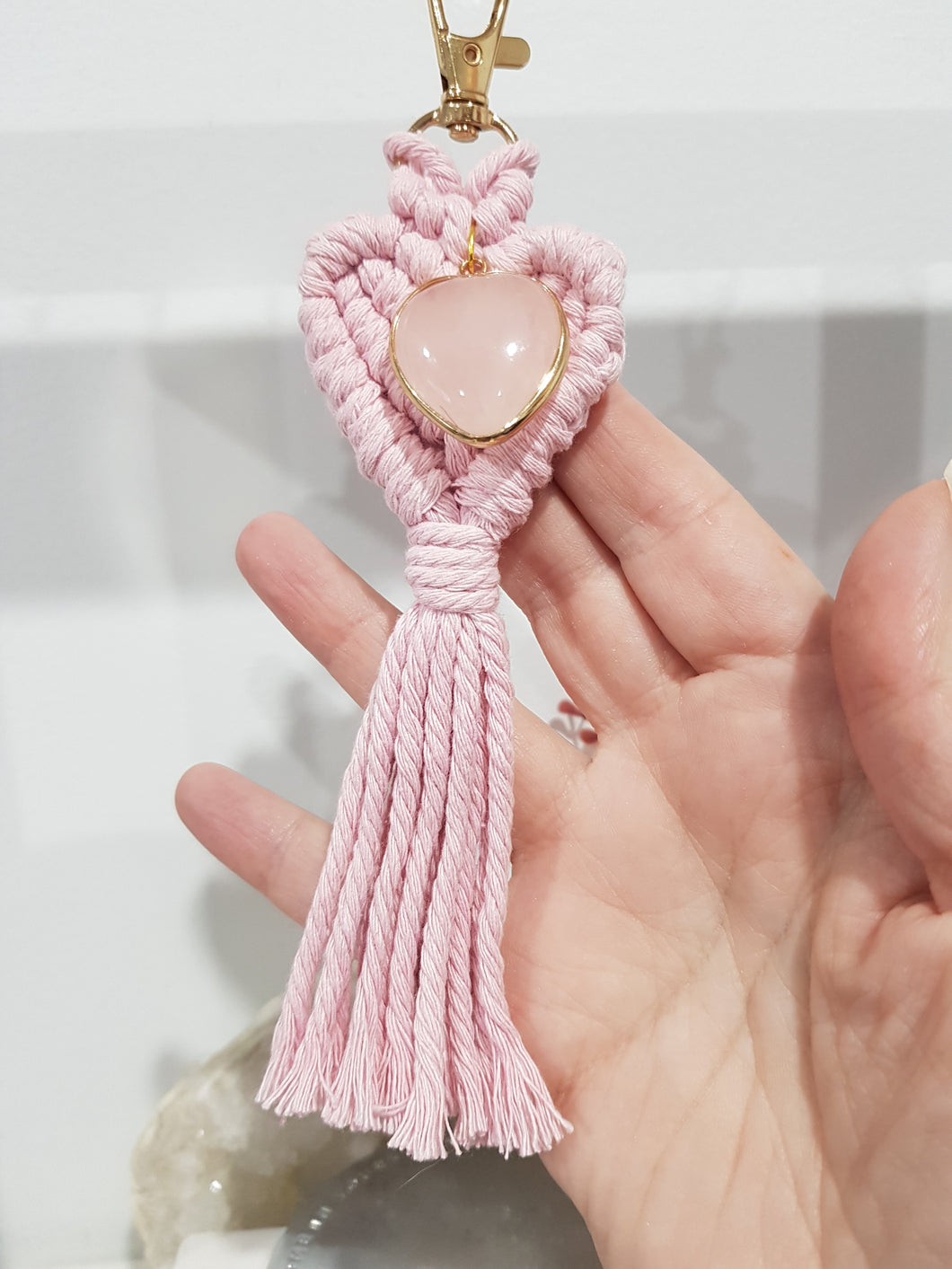 Keyring Rose Quartz Heart Crystal Carving Macrame Key Ring 160mm 1