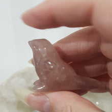 Load image into Gallery viewer, Bird Strawberry Quartz Crystal Carving Stone 40mm 1
