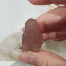 Load image into Gallery viewer, Bird Strawberry Quartz Crystal Carving Stone 40mm 1
