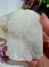 Load image into Gallery viewer, Quartz Crystal Cluster Stone. Inspires Power, Purity and Spirituality
