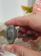 Load image into Gallery viewer, Heart Car Clip Labradorite Crystal Carving Stone

Inspires Inner Strength and Spiritual Growth

Lovely Heart labradorite Crystal Car Clip.  Decorative Clip for Car Vent. 
