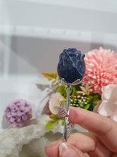 Load image into Gallery viewer, Rose Flower Sodalite Crystal Carving with silver stem.

Promotes Emotional Balance

Sodalite Flower / Rose Crystal Carving with silver stem and leaves.
