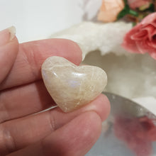 Load image into Gallery viewer, Puffy Heart Moonstone Crystal Carving Stone 30mm 2 SMALL FLASH
