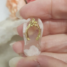 Load image into Gallery viewer, Thong Flip Flop Flower Agate Crystal Carving Stone 30mm 6
