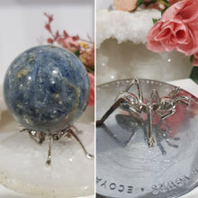Load image into Gallery viewer, Sphere Stand SILVER alloy ANT design 50mm
