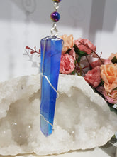 Load image into Gallery viewer, LIGHTSABER ENERGY FORCE - INTENT / GROUNDS / PROTECTION - Titanium Aura Quartz Point Silver wired Stone Crystal Silver Energy Enhancer© / Hanger / Ornament / Sun catcher 180mm EE112 5

