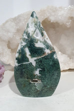 Load image into Gallery viewer, Moss Agate Flame Tower Crystal Carving Stone

INSPIRES GROUNDING AND CONNECTION TO EARTH

Lovely Moss Agate Flame Crystal Carving Stone. 
