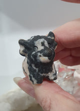 Load image into Gallery viewer, Highland Cow Zebra Agate Animal Crystal Carving Stone

Promotes Clarity and Communication

Beautiful Zebra Agate Highland Cow Crystal Carving.    

