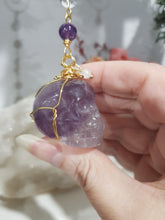 Load image into Gallery viewer, Angelica-the-Intuitive-Amethyst-Skull-Crystal-Energy-Enhancer-Stone-Hanger-Suncatcher-Ornament

