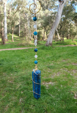 Load image into Gallery viewer, WAND OF PSYCHIC ACTIVATION - Handcrafted Apatite Tower Point Stone Gold Crystal Energy Enhancer© | Hanger | Ornament | Suncatcher

VISION | WISDOM | INTUITION

Gorgeous Apatite Point beaded with Apatite &amp; Quartz.  Wire wrapped in gold
