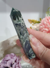 Load image into Gallery viewer, Moss Agate Crystal Tower Point Stone

INSPIRES GROUNDING AND CONNECTION TO EARTH

Lovely Moss Agate Crystal Point Tower. 
