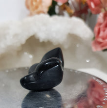 Load image into Gallery viewer, Butterfly Black Agate Crystal Carving Stone 30mm 1
