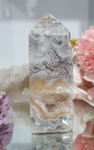 Load image into Gallery viewer, Mexican Agate Crystal Tower Point Stone 90mm

INSPIRES SELF CONFIDENCE AND JOY

Stunning Mexican Agate Crystal Point Tower. Gorgeous Druzy
