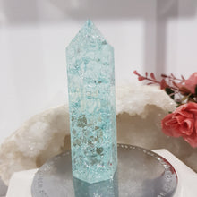 Load image into Gallery viewer, Crackle Quartz AQUA Crystal Tower Stone 100mm 1

