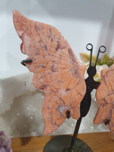 Load image into Gallery viewer, Pink Agate Butterfly Wings Crystal Carving on Stand.

Inspires Strength and Self Confidence

Beautiful Pink Agate Stone Butterfly Wings Crystal Carving on stand.    
