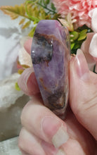 Load image into Gallery viewer, Amethyst Agate Heart Crystal Carving Stone on plastic Stand

Inspires intuition and Emotional Well Being

Beautiful Polished Amethyst Agate Heart Crystal Carving on plastic stand. Has natural formations.
