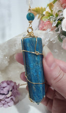 Load image into Gallery viewer, WAND OF PSYCHIC ACTIVATION - Handcrafted Apatite Tower Point Stone Gold Crystal Energy Enhancer© | Hanger | Ornament | Suncatcher

VISION | WISDOM | INTUITION

Gorgeous Apatite Point beaded with Apatite &amp; Quartz.  Wire wrapped in gold
