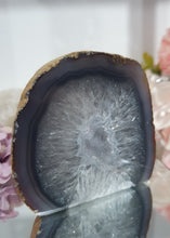 Load image into Gallery viewer, Agate Geode Polished Crystal Stone

SOOTHES AND GROUNDS

Beautiful polished Agate Geode Crystal with lovely druzy!.     


