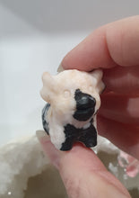Load image into Gallery viewer, Highland Cow Zebra Agate Animal Crystal Carving Stone

Promotes Clarity and Communication

Beautiful Zebra Agate Highland Cow Crystal Carving.    
