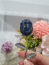 Load image into Gallery viewer, Rose Flower Sodalite Crystal Carving with silver stem.

Promotes Emotional Balance

Sodalite Flower / Rose Crystal Carving with silver stem and leaves.
