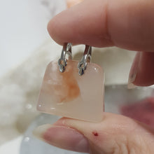 Load image into Gallery viewer, Handbag Flower Agate Crystal Carving Stone 20mm 3 hand bag
