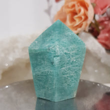 Load image into Gallery viewer, amazonite-crystal-cupcake-carving
