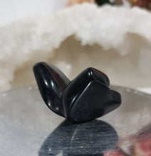 Load image into Gallery viewer, Butterfly Black Agate Crystal Carving Stone 30mm 1

