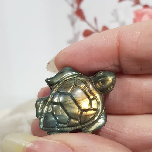 turtle-labradorite-crystal-carving-stone